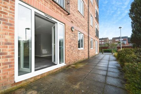 2 bedroom Flat To Let - Photo 2