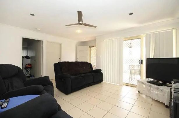 “Spacious, Well Maintained, Family Abode ** Break Lease - Benefit From Initial 3 Months' Rent Under Market Price **” - Photo 1