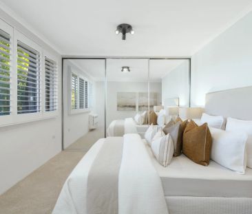 Stylish Two-Storey Apartment Retreat in Peaceful Garden Setting - Photo 4