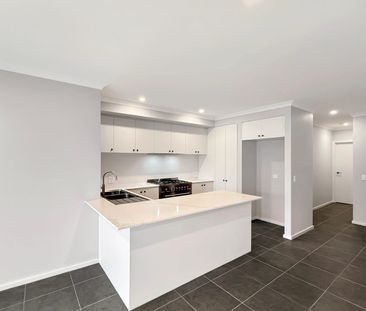 🏡 Brand New 4-Bedroom Townhouse in Wollert - Photo 6