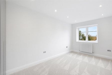 5 bedroom detached house to rent - Photo 3