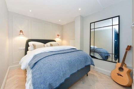 Studio Flat, Kensington Gardens Square, W2 - Photo 5