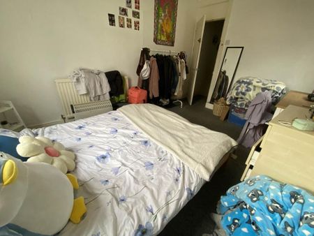 4 bedroom terraced house to rent - Photo 4