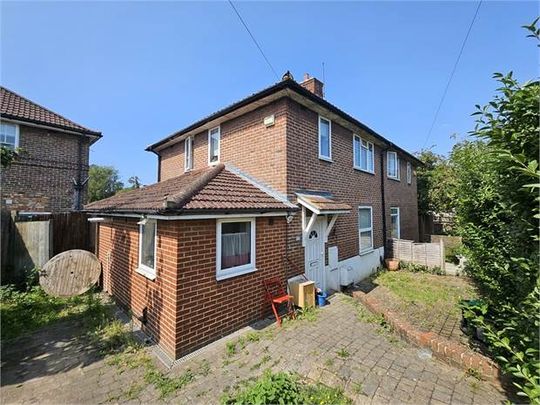 ballamore road, london - Photo 1
