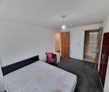 2 bedroom flat to rent - Photo 4