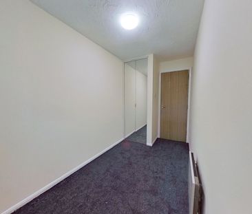 2 bedroom Flat - Tudor Close, Hatfield - Photo 2