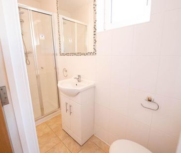 6 bedroom house to rent - Photo 3