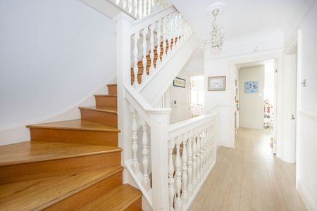 7 bedroom detached house to rent - Photo 3