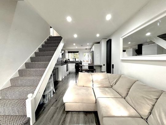 3 bedroom terraced house to rent - Photo 1