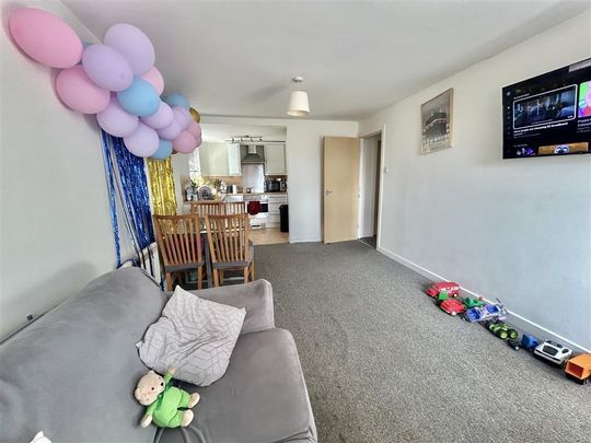 Noel Street - Photo 1