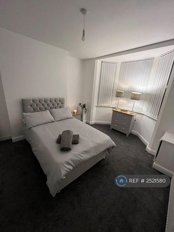 1 bedroom in a house share to rent - Photo 3