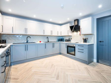 Belle Vue Road Room 3 - Photo 2