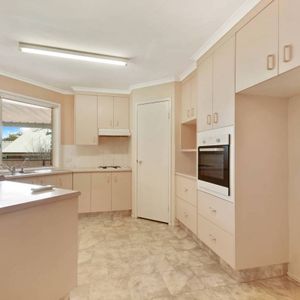 Spacious Home in a Lovely Area! - Photo 3