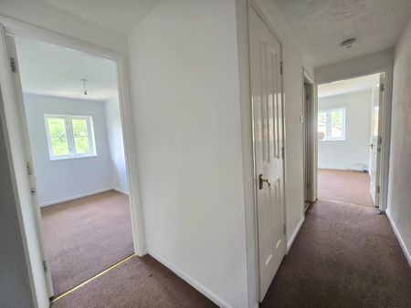 2 bed flat to rent in Cygnet Close, London, NW10 - Photo 4