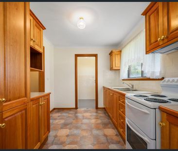 SIX MONTH ORIGINAL LEASE - WITH POSSIBLE MONTHLY EXTENTIONS ON WARDS. - Photo 6