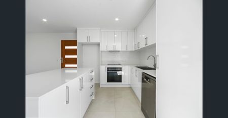 Brand New Family Home in a Peaceful Cul-de-sac! - Photo 2