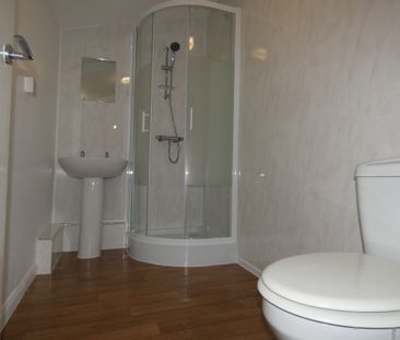 1 bed Studio Apartment - To Let - Photo 6