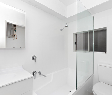 FRESHLY RENOVATED HOME IN A SECURE COMPLEX - Photo 5