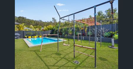 Spacious Family home complete with 2 living areas and pool - Photo 4