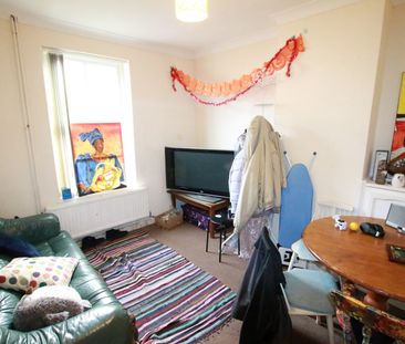 3 Bed Terraced House, Donnington Gardens, RG1 - Photo 1
