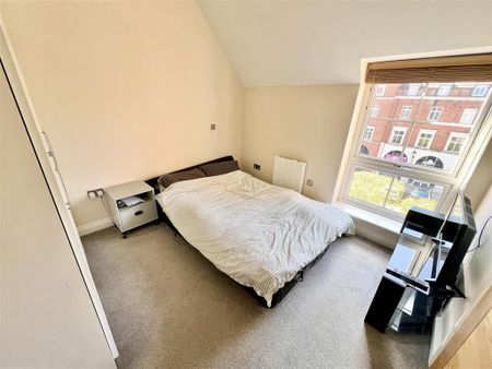 2 bedroom flat to rent - Photo 4