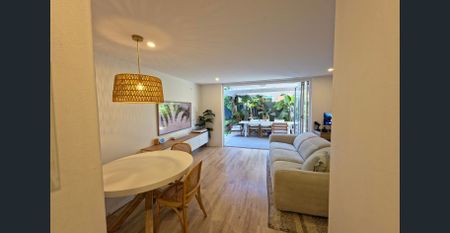 Coastal Home In The Heart of Chevron Island - Photo 3