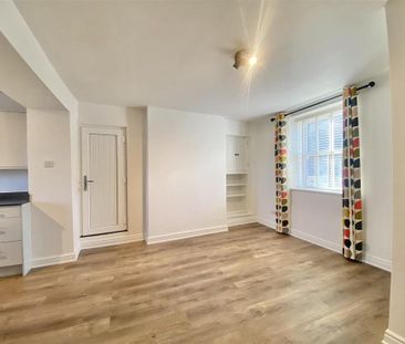 4 bedroom detached house to rent - Photo 1