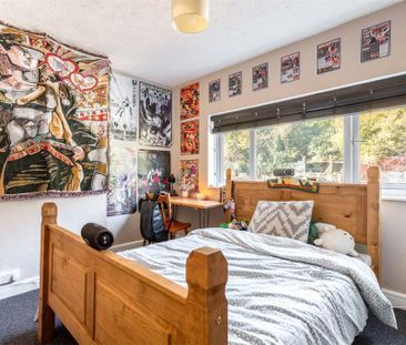 4 bedroom semi-detached house to rent - Photo 3