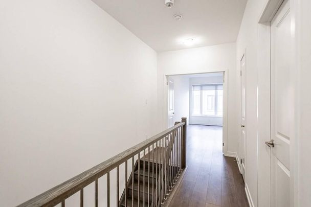 For Lease - 219 Huguenot Road, Oakville, Ontario - Photo 1