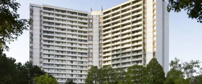 Rideau Towers | 35 Thorncliffe Park Drive, Toronto - Photo 1