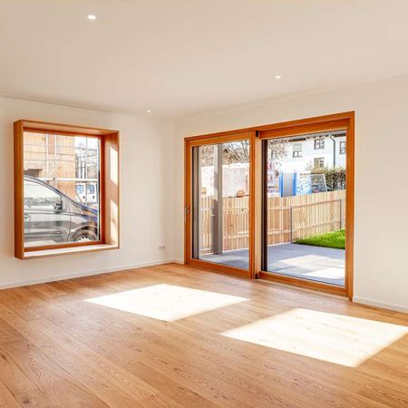 Hochwertig und modern. Stilvolles Familiendomizil in idyllischer Lage. - Photo 2