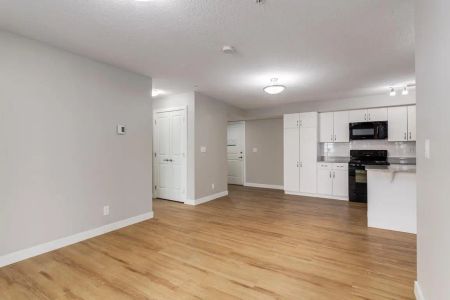 - 2 Bedroom at Harmony - Photo 4
