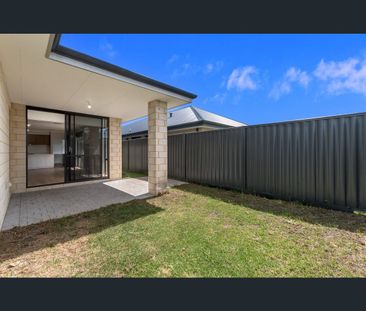22 Framingham Crescent, Wellard, WA 6170 - Photo 4