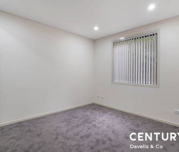 Modern One-Bedroom Apartment in a Prime Westmead Location - Photo 1