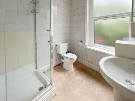 Cheltenham Crescent, Cheltenham Road, BS6 5RG - Photo 2