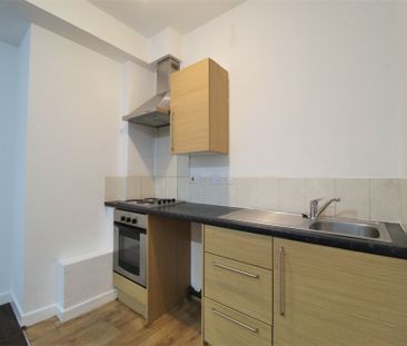 1 Bedroom Apartment To Let - Photo 5