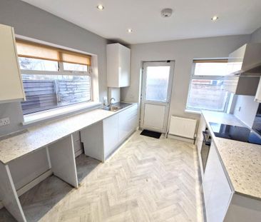 4 bedroom detached house to rent - Photo 4