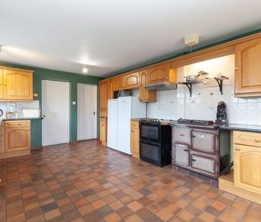 Newington, Wallingford - Photo 3