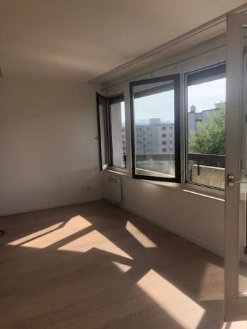 A Louer Appartement 4.5 pièces à TOLOCHENAZ - Photo 2