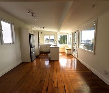 Modernized Homely Three Bedroom Home - Photo 2