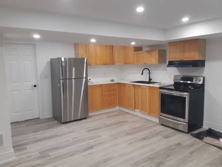 For Lease - 7502 Black Walnut ( Lower Level ) Trail, Mississauga, Ontario - Photo 4