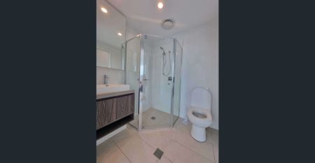 Furnished Two-bedroom Garden City Hub - Photo 3