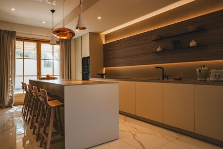 Rental House Ajaccio 6 Rooms 200 m² - Photo 5