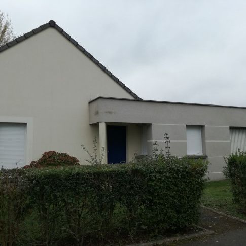 Location Maison 4 pièces 78 m² Châtillon-sur-Indre - Photo 2