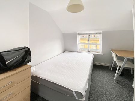 Back Left Room (5) (Students), Flat A 47/48 St John Street, Oxford OX1 2LQ - Photo 3