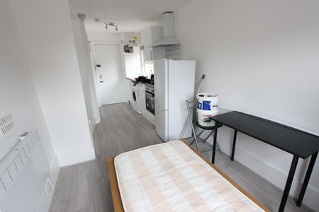 Studio Flat, St. Michaels Terrace, N22 - Photo 2