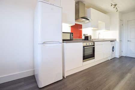 1 bedroom flat to rent - Photo 2