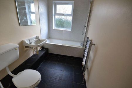 2 bedroom terraced house to rent - Photo 3