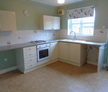 2 bedroom terraced house to rent - Photo 4