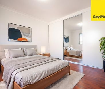 RENOVATED BEDROOM UNIT IN PRIME LOCATION - Photo 3